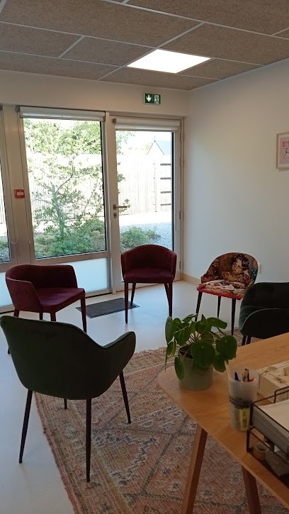 DALMONT Laure Thérapeute Familiale/thérapie Familiale, Psychothérapeute à Saint-Clair-sur-l'Elle