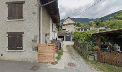 L'herpinière Bentley, Mia Nicole, Psychothérapeute à Vaulnaveys-le-Haut