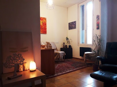 ÊTRE & RENAÎTRE Marie-Lou Abehssera Psychologue en Périnatalité et Doula, Psychologue à Martigues