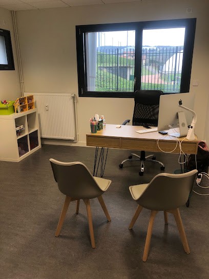 Solenne Bouvet, Psychologue à Lentilly