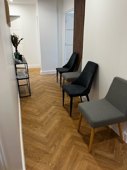 Astrid POUSSET - Psychologue/Neuropsychologue, Psychologue au Pecq