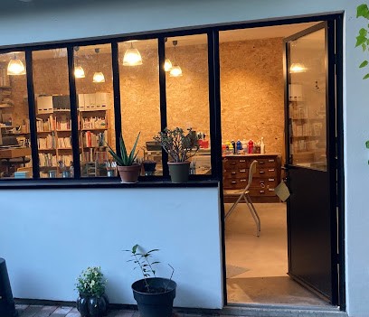 Ateliers Solange Ayel Art-thérapie, Psychothérapeute à Colombes