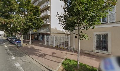 Léa Hylak, Psychologue à Choisy-le-Roi