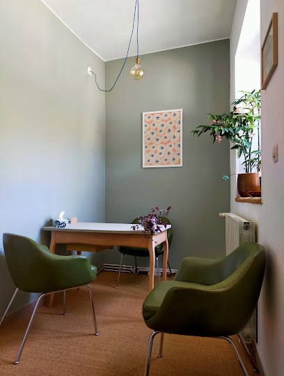 Chloé Estradier, Psychologue à Ucel