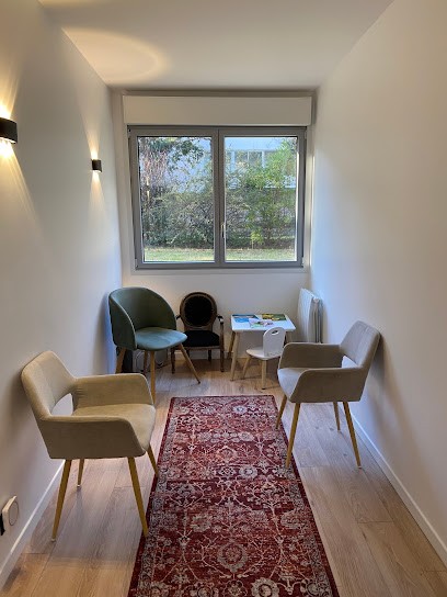 Zaidi Lisa, Psychologue à Suresnes