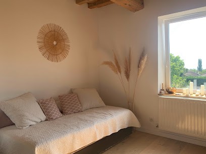 Caroline Girin - Thérapeute en Enfant Intérieur, Energeticienne et Accompagnatrice Parentale (English-speaking Therapist), Psychothérapeute à Saint-Didier-au-Mont-d'Or