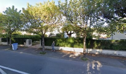 Quinton Nevena, Psychologue à Mâcon