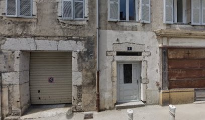 L'Exode, Psychothérapeute à Saint-Claude