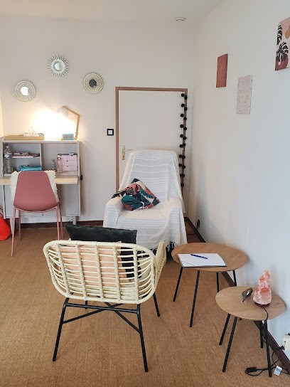 Laetitia AYACHE Psychothérapeute Adultes, enfants et adolescents sur les Sables d'Olonne et Talmont Saint Hilaire, Psychothérapeute aux Sables-d'Olonne