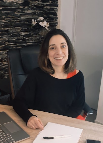 Nesrine Nina Langer, Psychologue à Saint-Barthélemy-d'Anjou