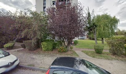 Adani Pierrette, Psychologue aux Clayes-sous-Bois