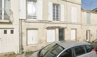 Valmain Angelika, Psychothérapeute à Saintes