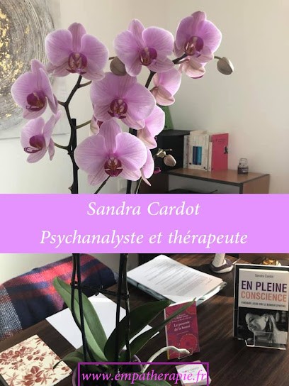 Sandra CARDOT, Psychanalyste à Bourg-en-Bresse