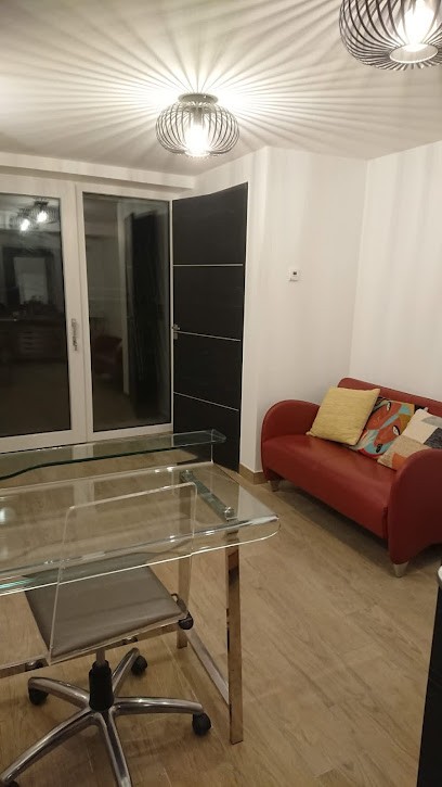 Elisabeth VANHTHONG, Psychologue à Savigny-sur-Orge