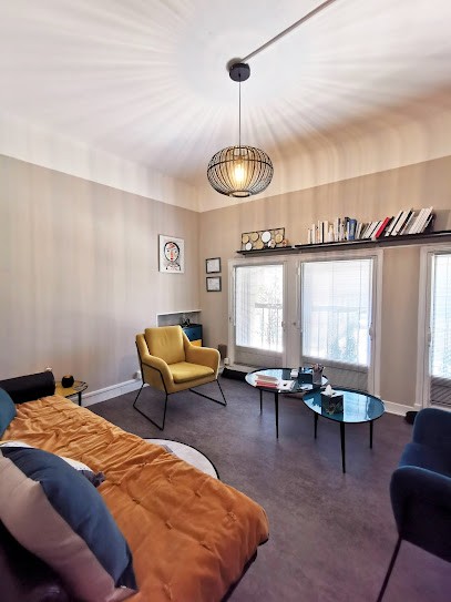 Erika PORET-KERMANN, Psychanalyste à Hyères