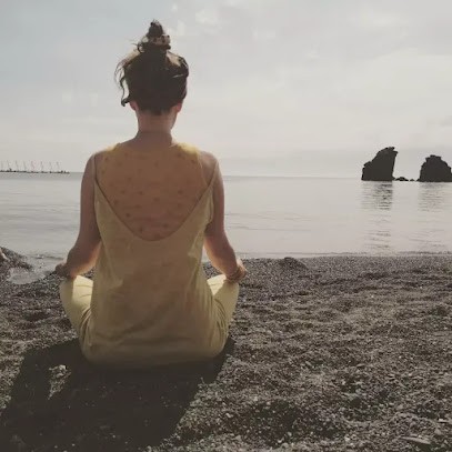 Laura Fonfrede - Art-Thérapie - Zootherapie Yoga Pour Enfant Couture Creative, Psychothérapeute à Doissin