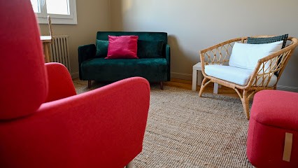 Karine Lanusse, psychopraticienne en analyse transactionnelle, Psychothérapeute à Talence