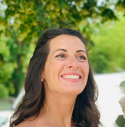 Marie Carail Dineur Thérapeute et Coach de vie, Psychothérapeute à Saint-Nazaire