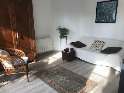 Monia Mabrouk, Psychologue à Melun