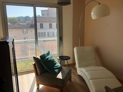 Lynda Fournier (Cherfaoui) psychothérapeute, sexothérapeute, hypnose, constellations familiales, Tassin-LA-Demi-Lune, Psychothérapeute à Tassin-la-Demi-Lune