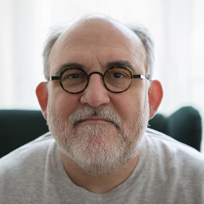 Rodolphe Viémont - Psychothérapie Adulte / Adolescent Psychothérapeute à Paris 19